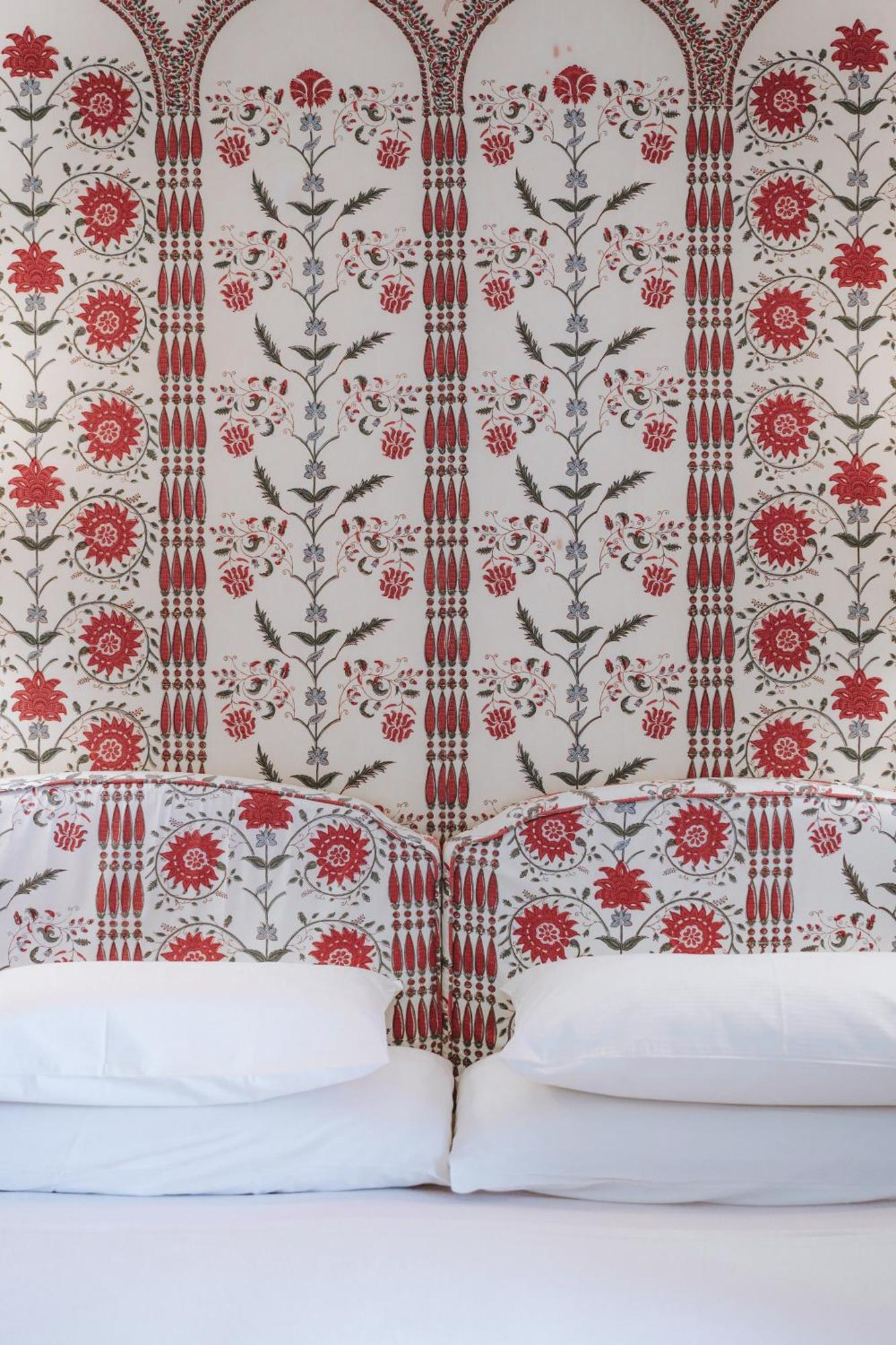 Bastide Rose Hotel Le Thor Exterior photo