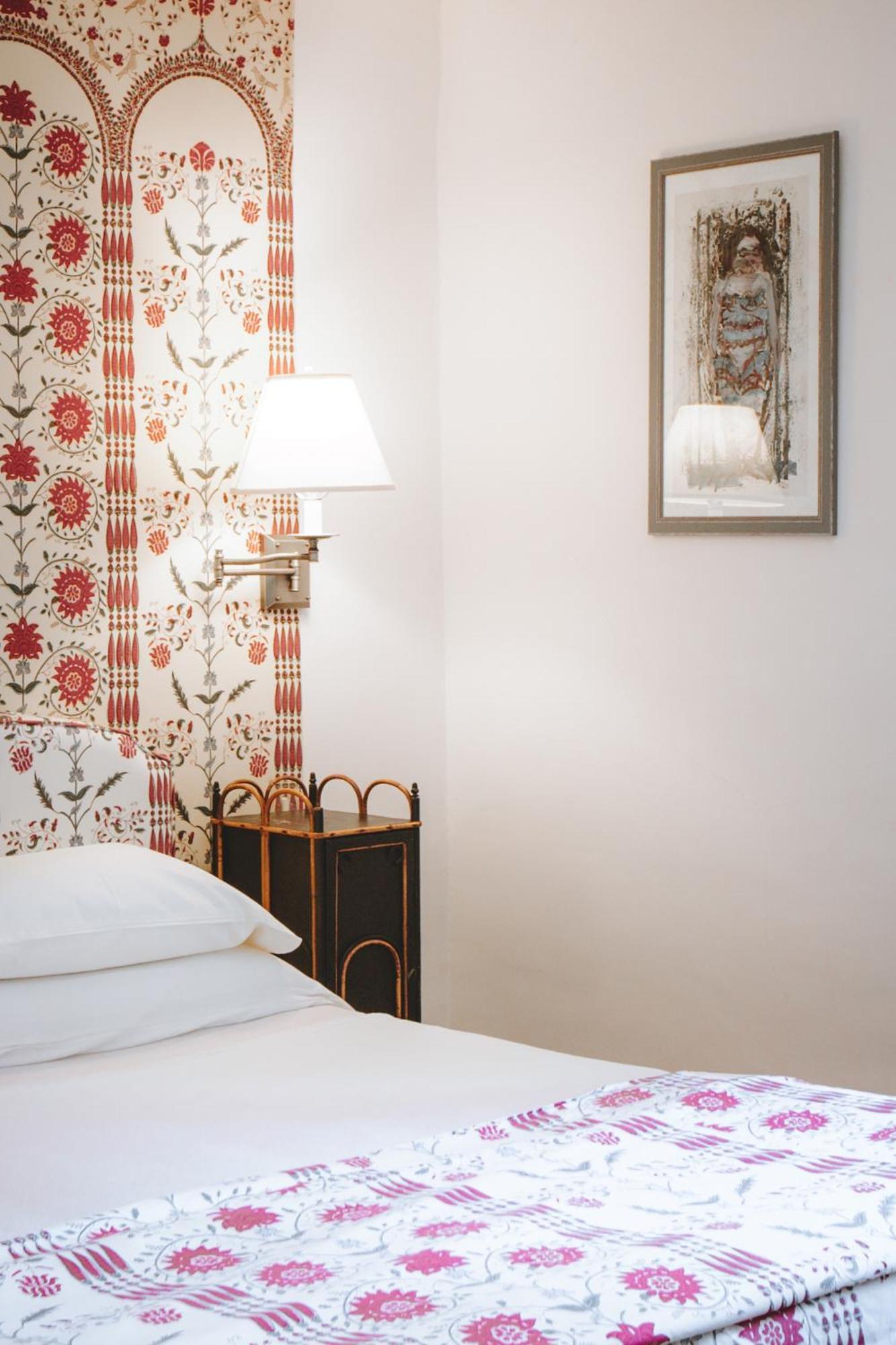 Bastide Rose Hotel Le Thor Exterior photo