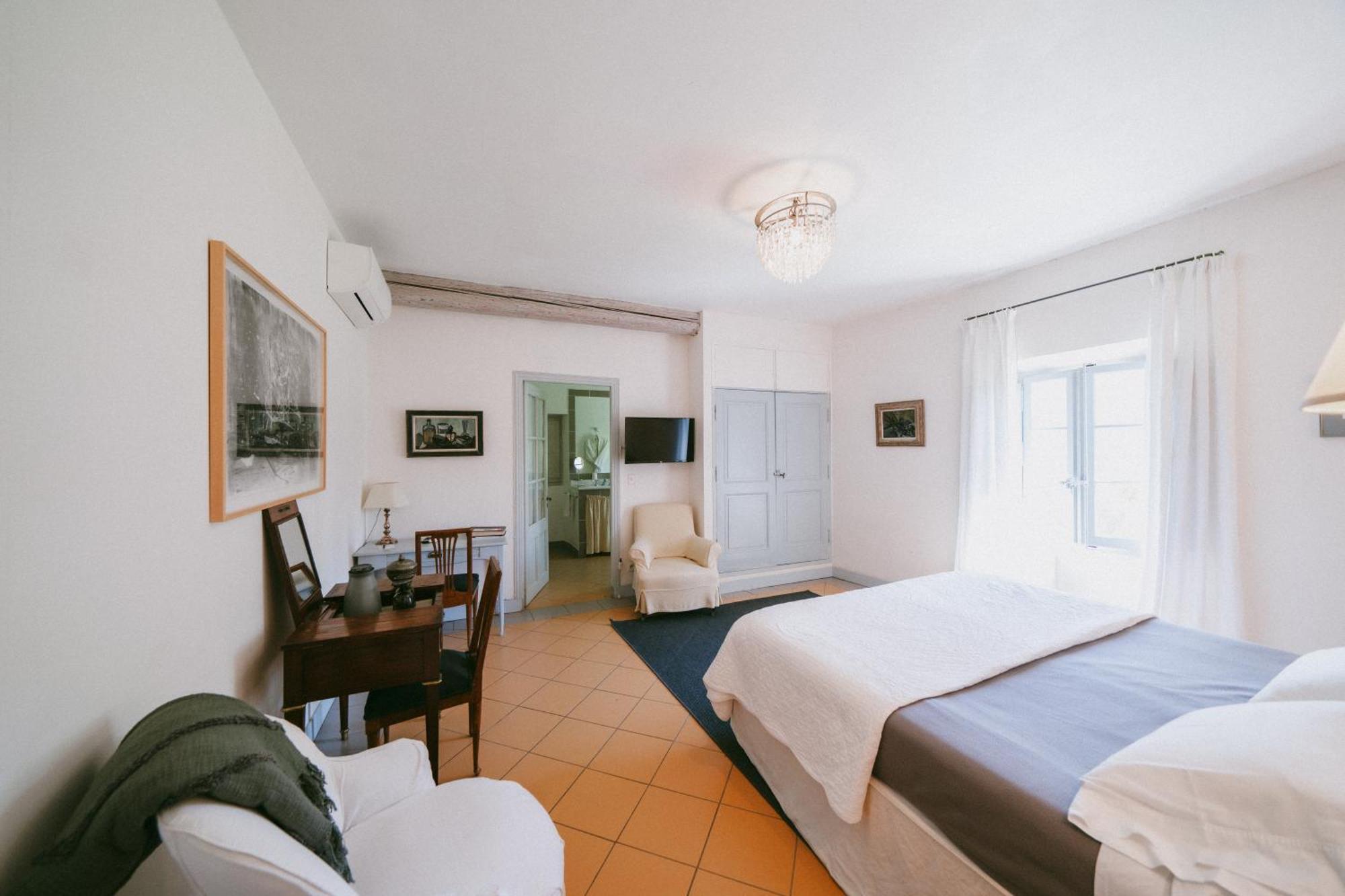 Bastide Rose Hotel Le Thor Exterior photo