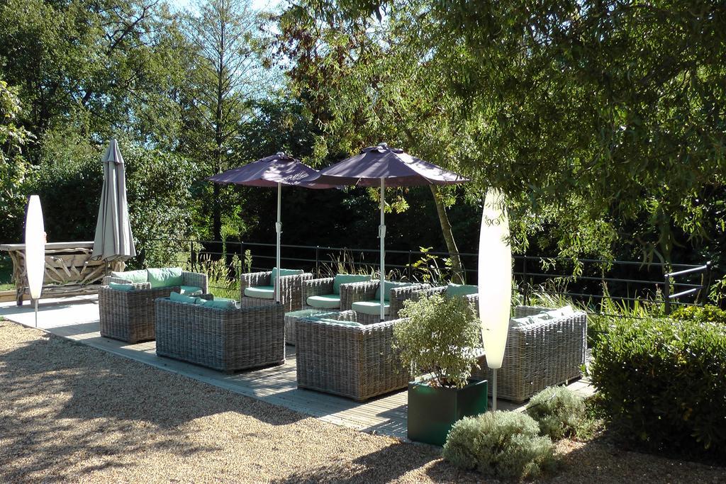 Bastide Rose Hotel Le Thor Exterior photo