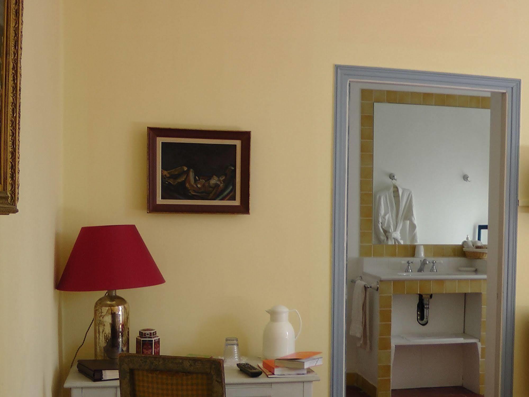 Bastide Rose Hotel Le Thor Exterior photo